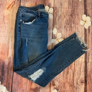 Distressed skinny jeans